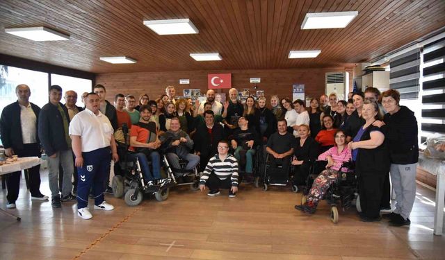 Atakum'da özel bireyler seramik atölyesinde buluştu