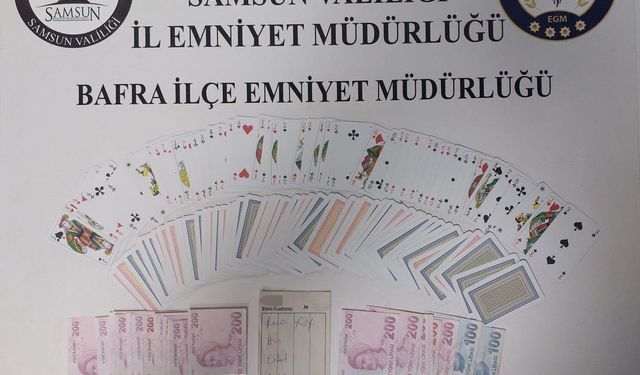 Bafra'da kıraathaneye kumar baskını: 5 kişiye 58 bin TL ceza