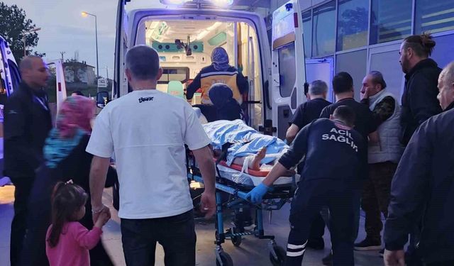Hafif ticari aracın çarptığı kurye ağır yaralandı, kaçan sürücü yakalandı