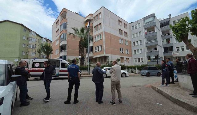 Mahallede panik: Genç kadın 2 saat sonra ikna oldu