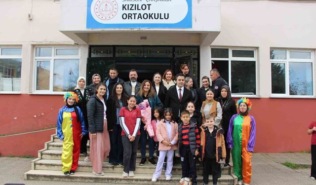 MYO'nun Bir Kitap Bir Gülümseme kampanyası kalplere dokundu