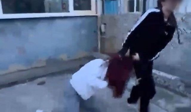 Samsun'da kızların akran zorbalığı: Darbedip kameraya çektiler