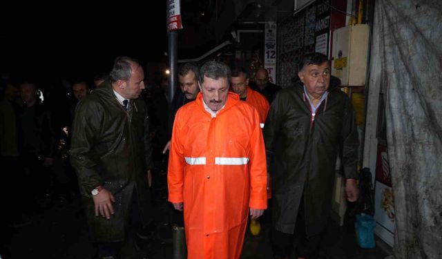 Vali Tavlı'dan sel açıklaması: 'Can kaybı ve yaralanma yok, iş yerlerinde zararlar mevcut'