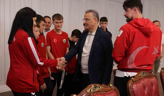 Başkan Kurnaz: 'Avrupa üçüncüsü olan sporcumuz bizleri gururlandırdı'