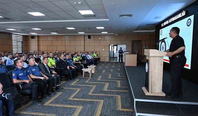 Emniyet Müdürü Arıbaş, Bafra'da toplu taşıma sektörü temsilcileri ile toplantı yaptı