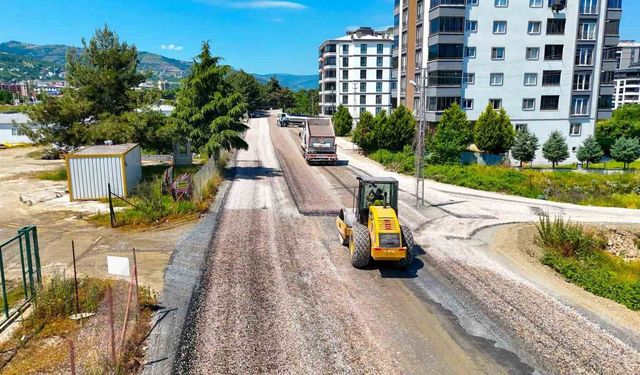 İlkadım'da yollar yenileniyor