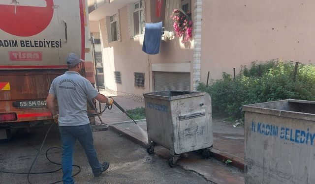 lkadım'da temizlik çalışmaları sürüyor
