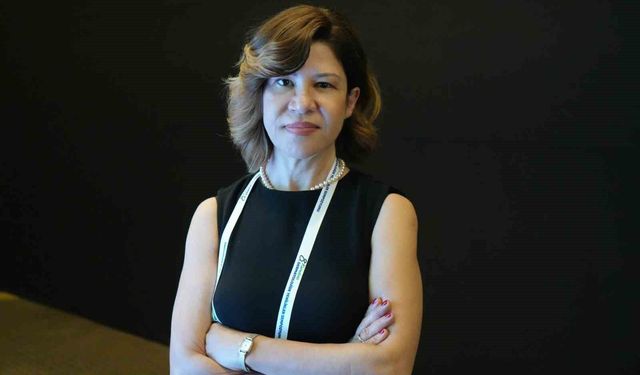 Prof. Dr. Özden: 'Kalp-damar sağlığını olumsuz etkileyen, eklemlere geri dönülmez hasar verebilen sedef hastalığı tamamen iyileştirilebiliyor'