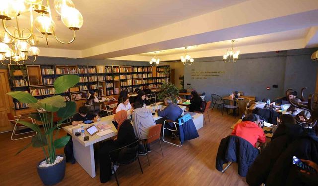 Rasathane Kitap Kafe'ye ilgi artıyor