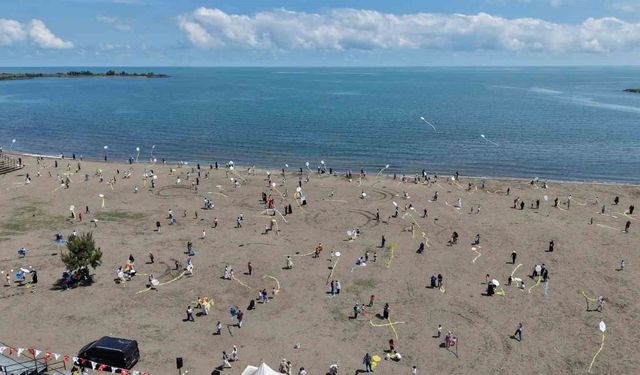 Terme'de gökyüzü uçurtmalarla renklendi