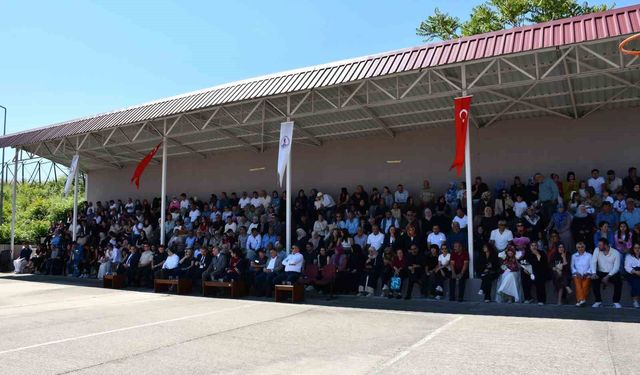 Vezirköprü MYO'da mezuniyet coşkusu