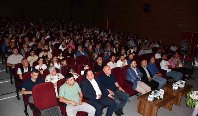 Vezirköprü'de Türk Halk Oyunları Gösterisi