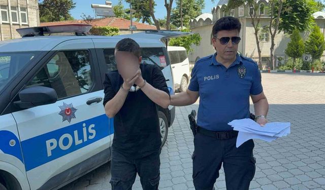 Hırsızlıktan aranan firari yakalandı