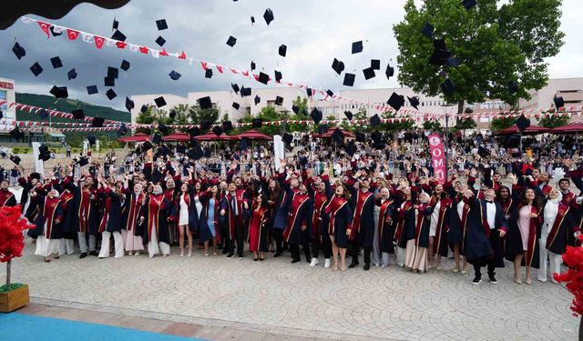 OMÜ Diş Hekimliği Fakültesi 129 mezun verdi