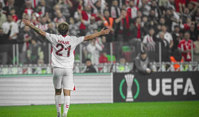 Samsunspor'da yaprak dökümü sürüyor: Holse'ye veda edildi