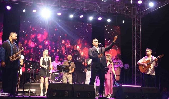 Alaçam Geyikkoşan'da Rafet El Roman rüzgarı