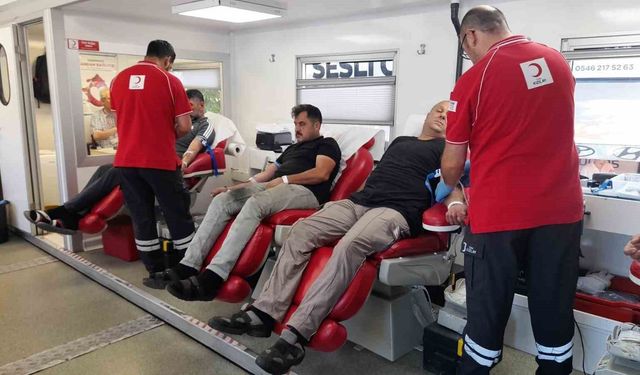 Bafra'da sanayi esnafından kan bağışına destek