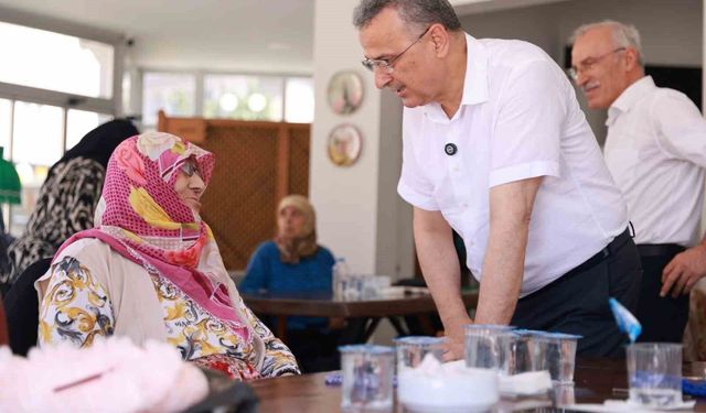 Başkan Kurnaz: 'Büyüklerimiz göz bebeğimizdir'
