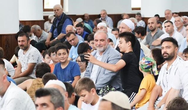 Canik'te camiler çocuklarla doldu taştı