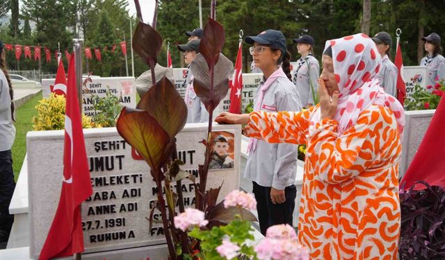 Samsun'da 30 Ağustos şehitlik ziyaretinde hüzünlü anlar