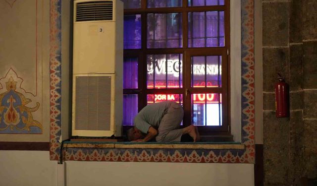 Samsun'da Mevlid Kandili dualarla idrak edildi