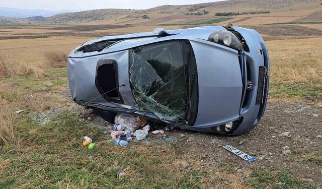 Samsun'da otomobil şarampole devrildi: 1'i bebek 3 yaralı
