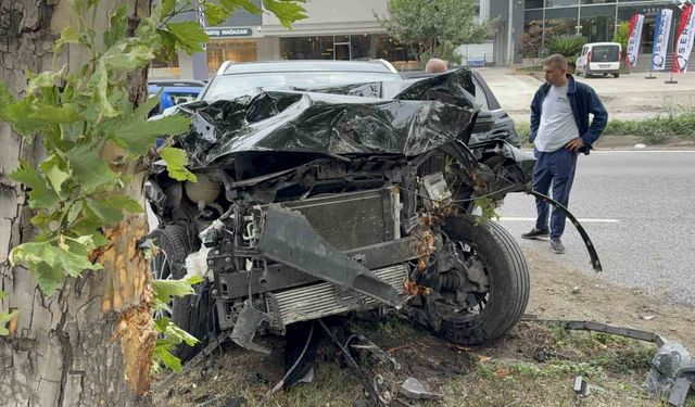 Samsun'da SUV araç ile otomobil çarpıştı: 2 yaralı