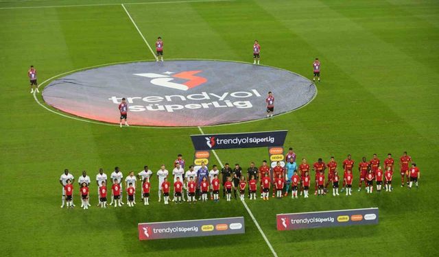 Trendyol Süper Lig: Samsunspor: 0 - Göztepe: 1 (Maç devam ediyor)
