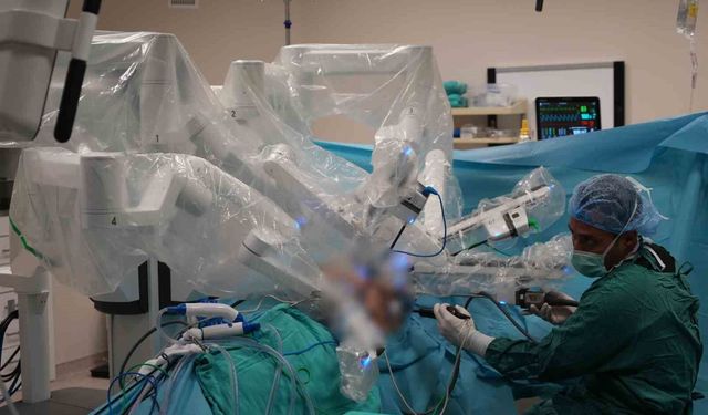 Ürolojide robotik ameliyatla üç boyutlu ve hassas cerrahi