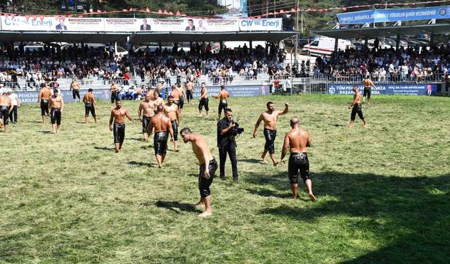 Vezirköprü'de Geleneksel Kunduz Yağlı Güreşleri gerçekleştirildi