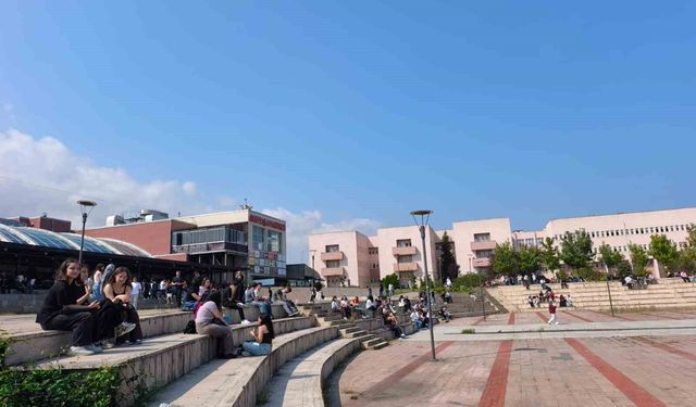 48 bin öğrenci ders başı yaptı, kampüs canlandı