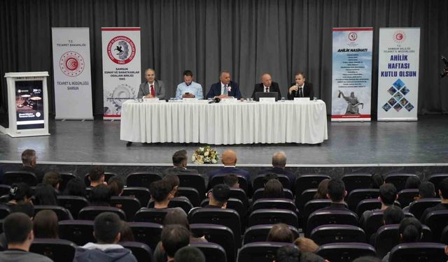 Ahilik kültürü gençlere anlatıldı: 'Bu değerler yolunuzu aydınlatacak'