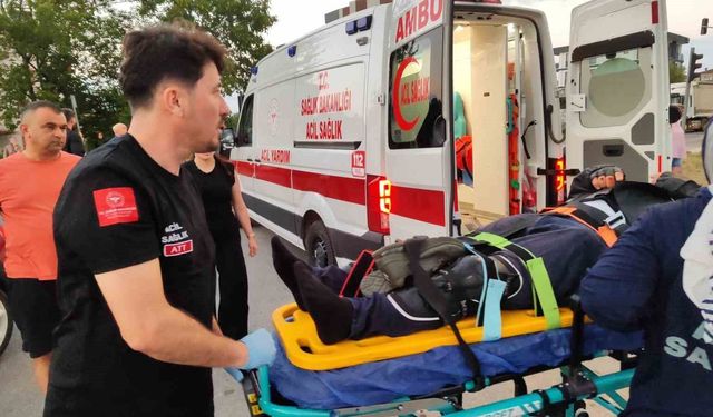 Atakum'da otomobil ile motosiklet çarpıştı: 1 yaralı