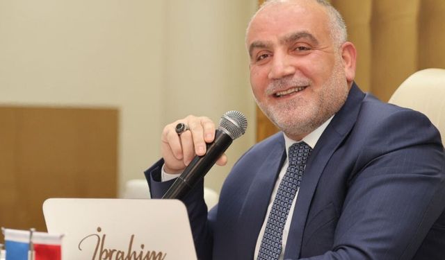 Başkan Sandıkçı: 'Üniversiteyi kazanan tüm öğrencilerimize burs desteği sağlıyoruz'