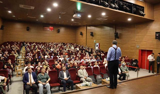 Hayati İnanç, Vezirköprü'de kitapseverlerle buluştu