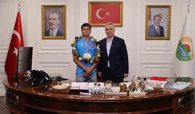İlkadımlı Güreşçi Oğuzhan Kaya'dan gümüş madalya