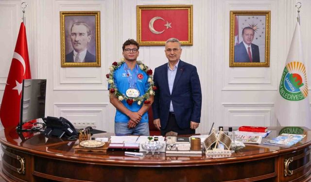 İlkadımlı güreşçiden tarihi başarı