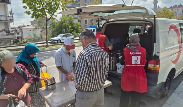 Kızılay'dan ihtiyaç sahibi ailelere sıcak yemek desteği