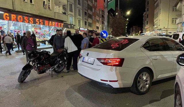 Motosiklet otomobille çarpıştı: 1 yaralı