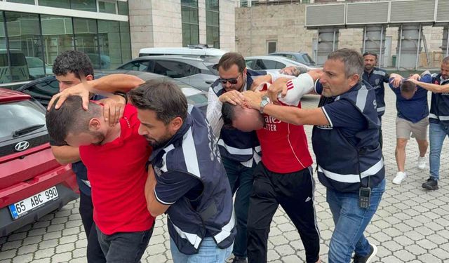 Öldürmeye teşebbüsten 15 yıl hapis cezasıyla aranan hükümlü saklandığı evde silahlarla yakalandı