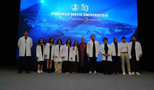 OMÜ Tıp Fakültesinde 250 öğrenci beyaz önlük giydi