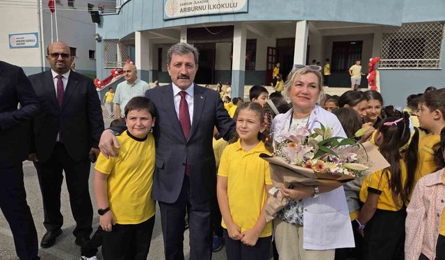 Vali Tavlı: 'Sevgiyle yetiştireceğimiz evlatlarımız, istikbalimizin ve Türkiye Yüzyılı'nın mimarı olacak'