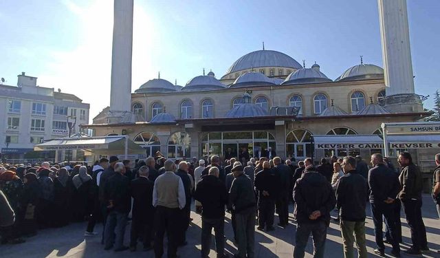 Havza'da umreciler kutsal topraklara uğurlandı