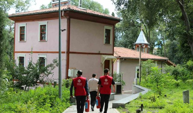 İbadethanelere yangın tüpü ve ilkyardım çantası