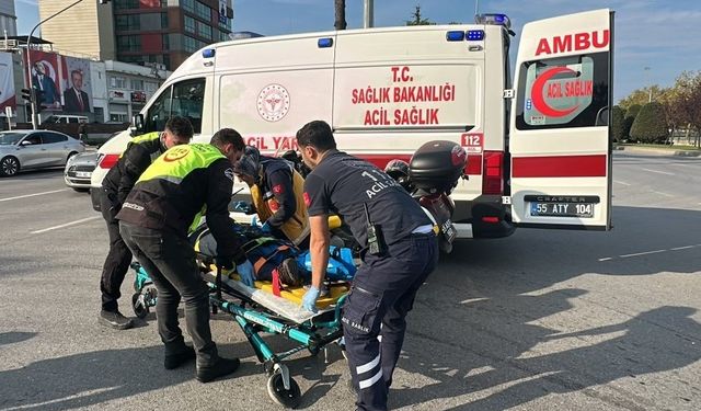 Samsun'da hafif ticari aracın çarptığı kadın yaralandı