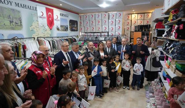 Samsun'da Kızılay'ın mağazası kışa hazır