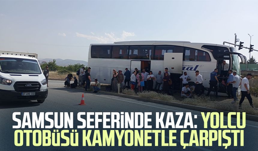 Samsun seferinde kaza: Yolcu otobüsü kamyonetle çarpıştı