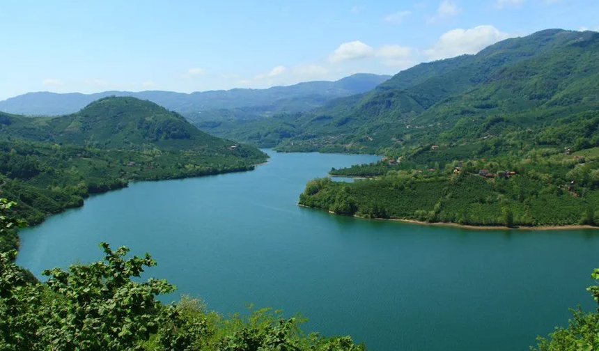 Ayvacık Baraj Gölü’nde Sessizlik ve Huzur Rotası