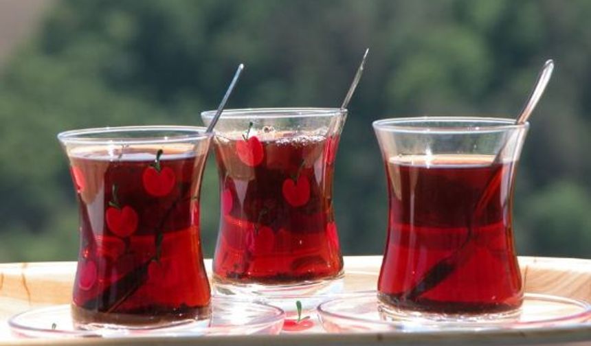 Kasım Akşamında Şehir Merkezinde Kıtır Piyaz ve Çay Keyfi