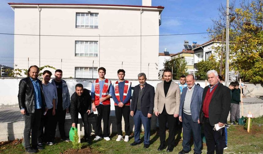 Vezirköprü’de Gazze ve şehitler için fidanlar toprakla buluştu